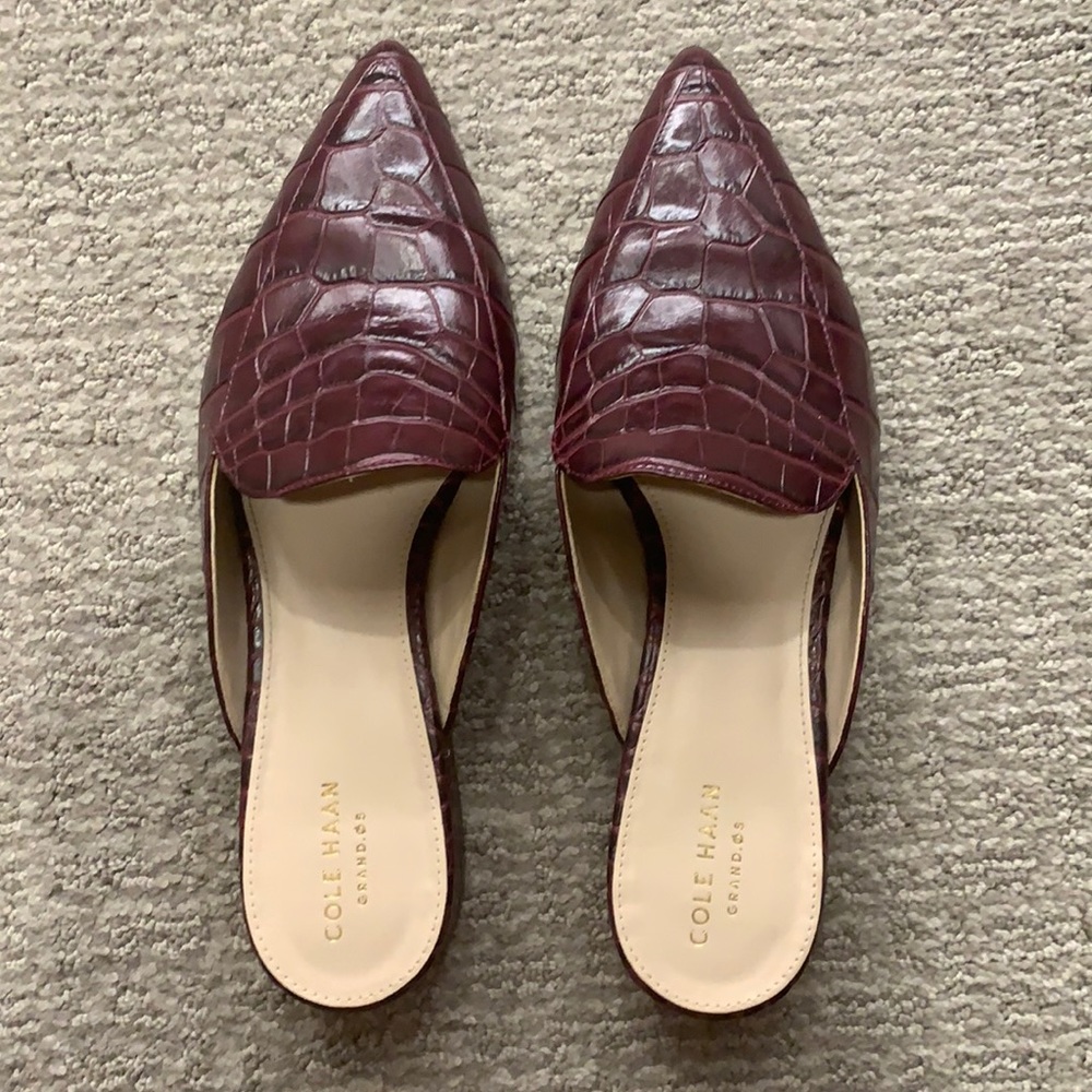 Like new burgundy croc embossed mules